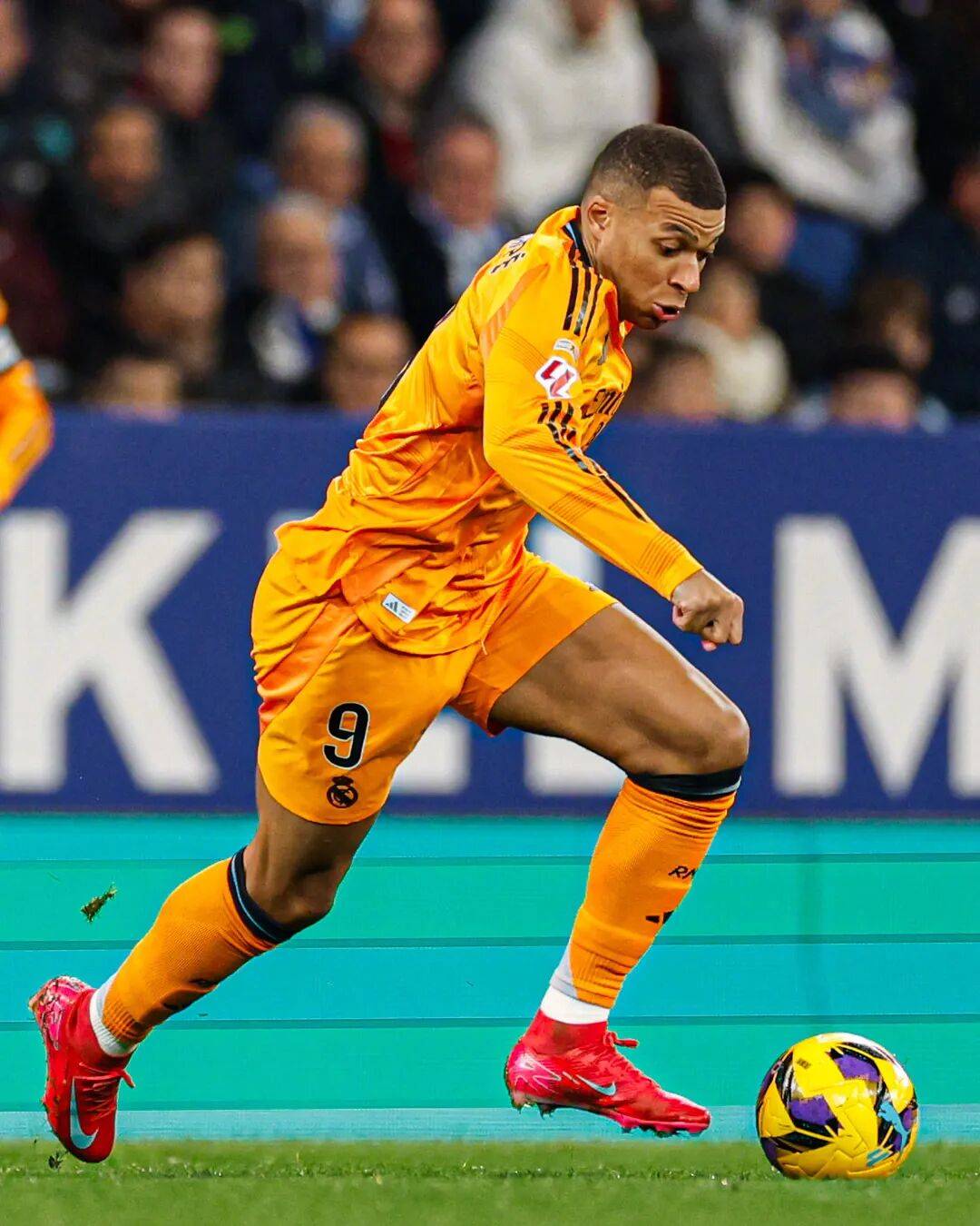 包含西甲关键时刻再迎强敌；巴塞罗那外线爆发；主帅态度：媒体盛赞；高层口径保持一致的词条