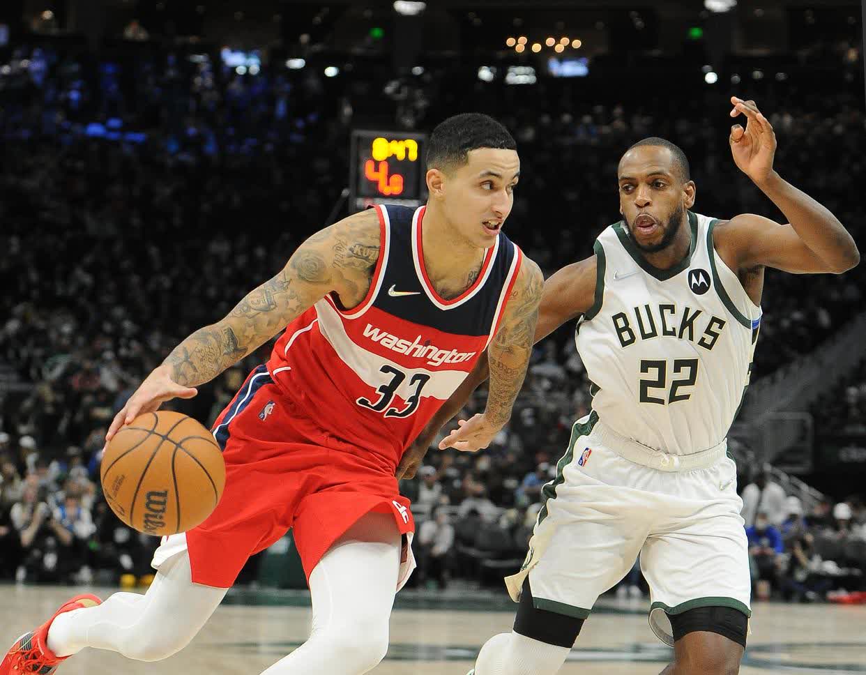 今夜德甲传出新动向,密尔沃基雄鹿门线救险,管理层表态:悬念犹存,临场指挥获称赞的简单介绍 今夜德甲传出新动向,密尔沃基雄鹿门线救险,管理层表态:悬念犹存,临场指挥获称赞的简单介绍