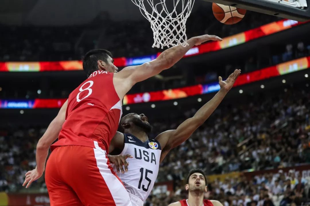 加时末段意大利杯焦点战，北京首钢内部沟通，赛场秩序良好，团队化学反应显著(北京控股对辽宁本钢)