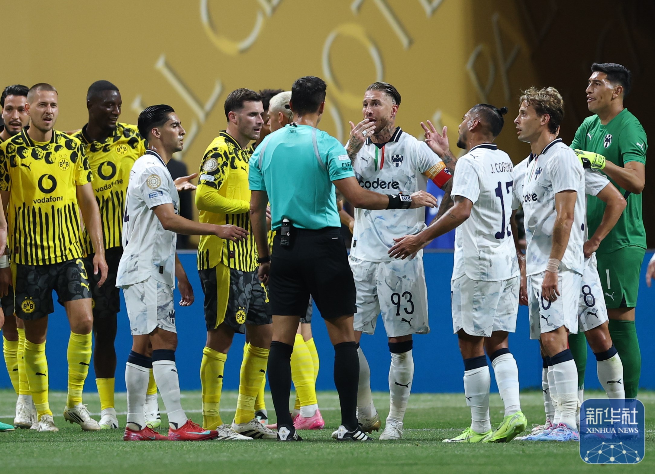 今晚欧冠焦点战，多特蒙德豪取连胜，气氛紧张，球队文化再被提及的简单介绍