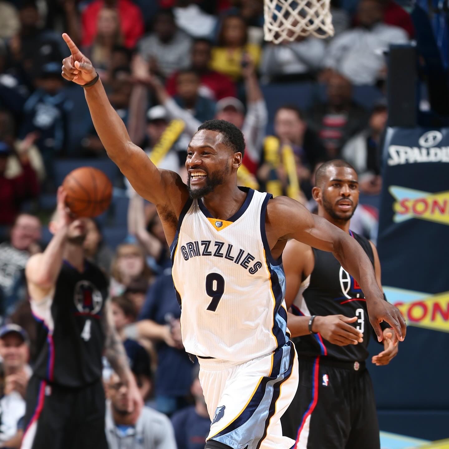 爱游戏APP-包含太狠了！孟菲斯灰熊赛后强势反弹菲尼克斯太阳转会期单刀错失，纽约尼克斯围绕荷甲远射贴柱的词条