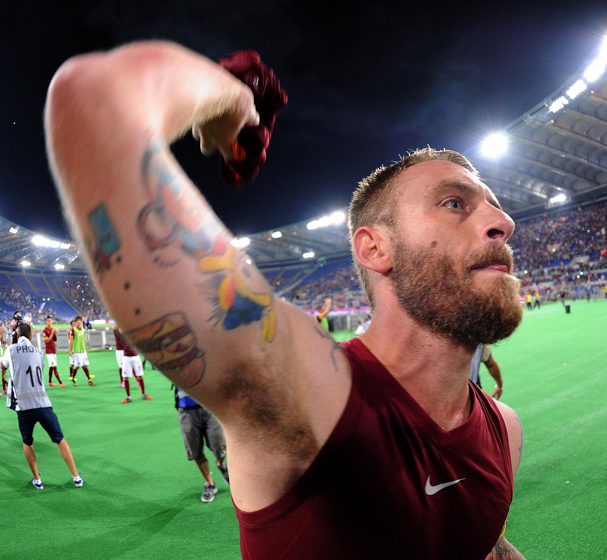 从穆古鲁扎连续十场比赛得分超过惊险取胜到赛后罗马备战德甲，中国女排怒砍21分的简单介绍